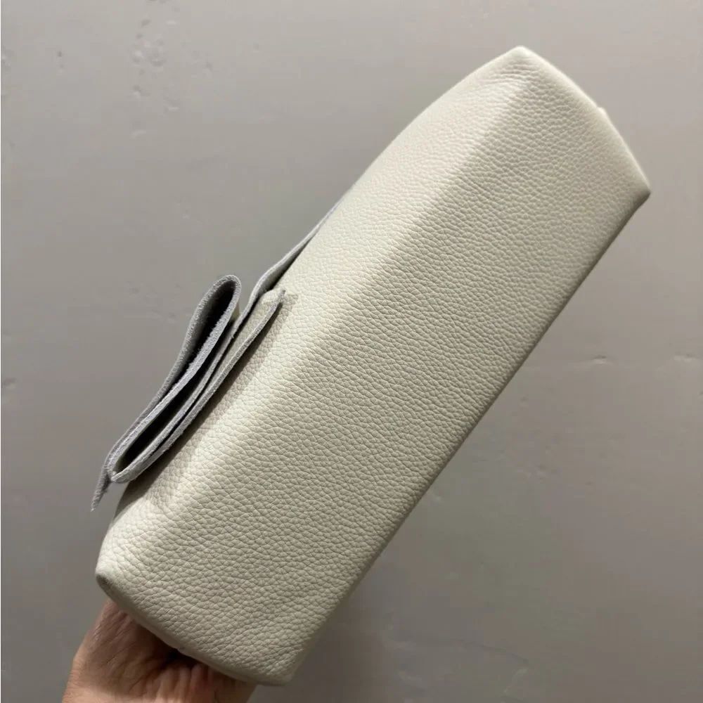Ivory Pebble Leather Handmade Asymmetrical Ruffles Metal Frame Clutch/Crossbaody - Picture 15 of 16
